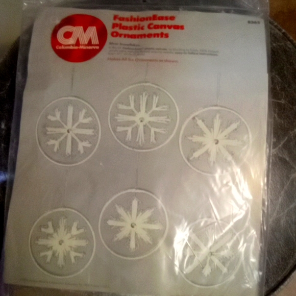 Fashion Ease plastic canvas needlepoint ornaments makes 6 - Picture 1 of 2